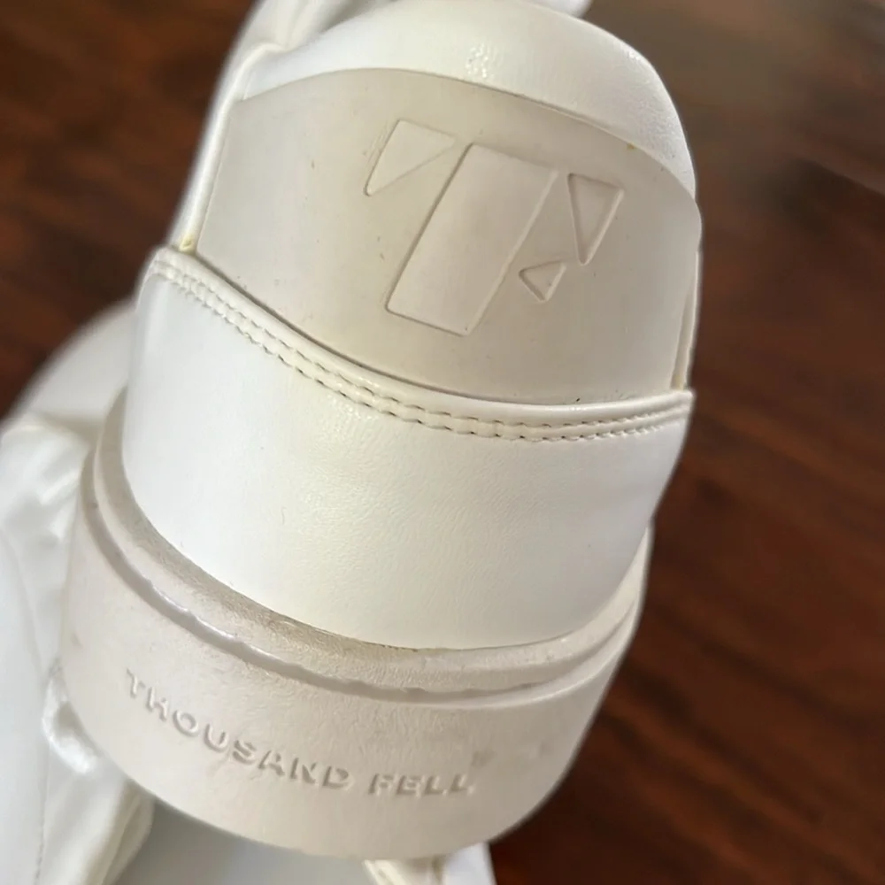 Women’s White Low-Top Sneakers - Clean Classic Style